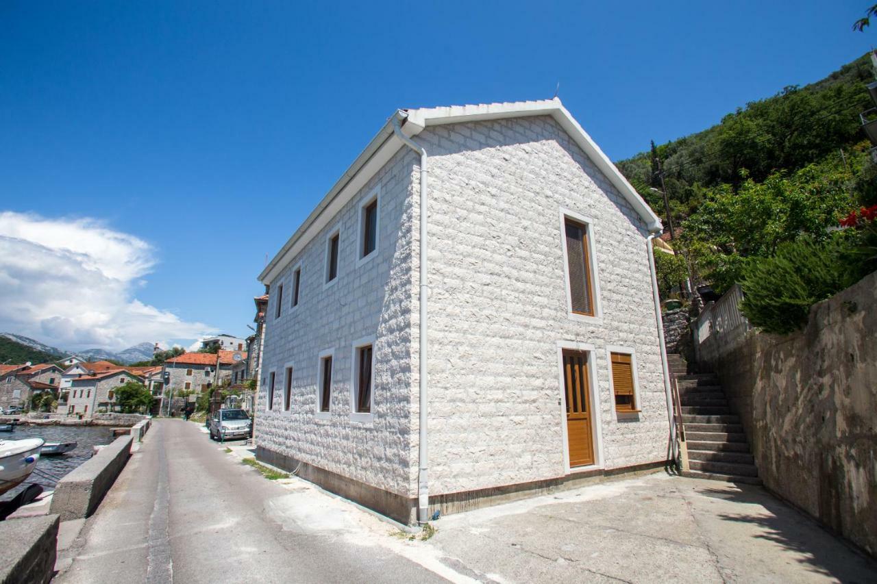 Romeo And Juliet Apartments Tivat Exteriér fotografie